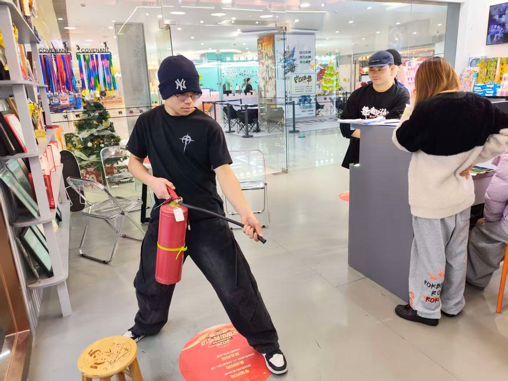 水晶城发展消防技术培训，筑牢安全防护网