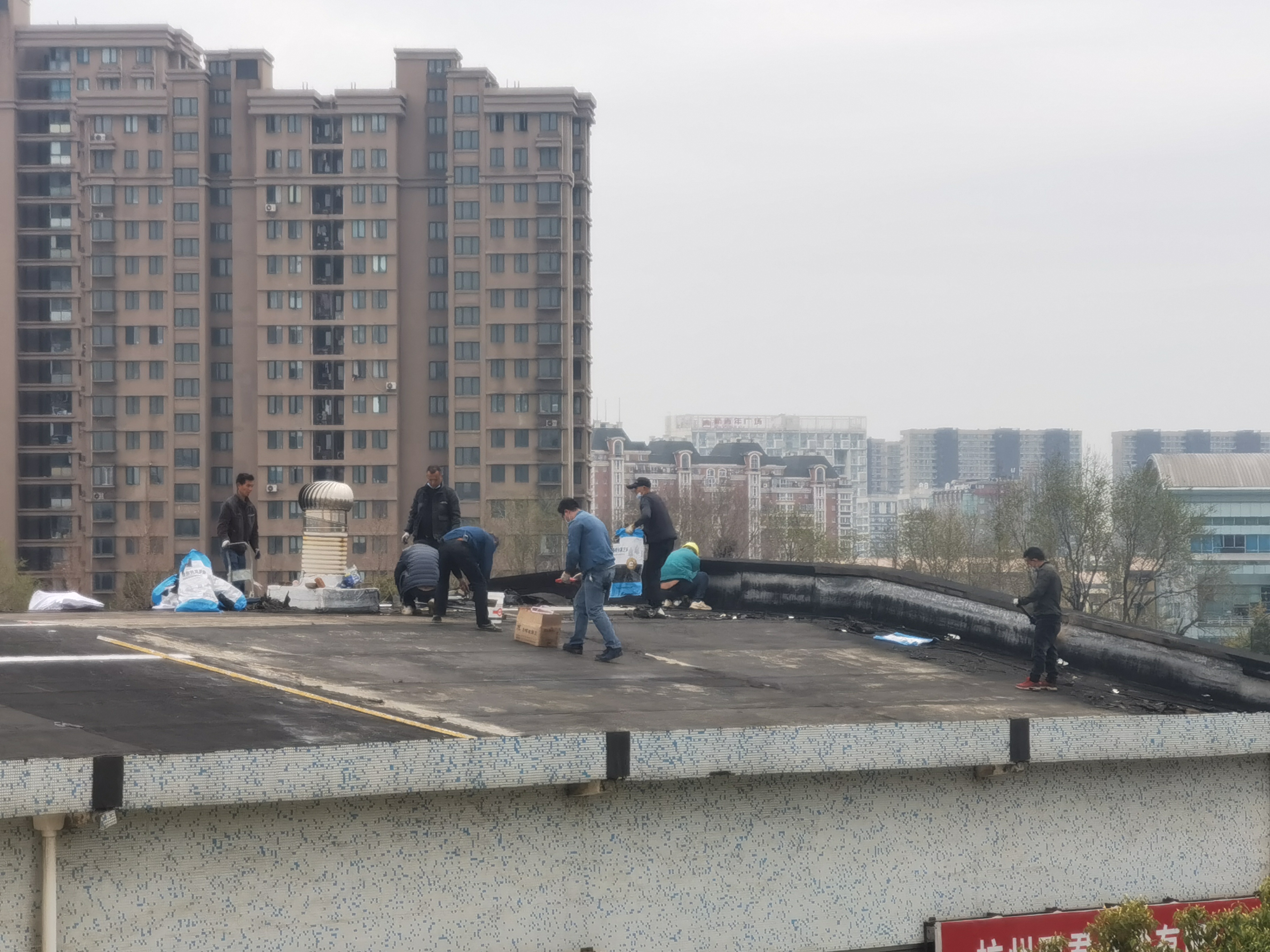 CQ9电子市场屋顶防水维建进行中