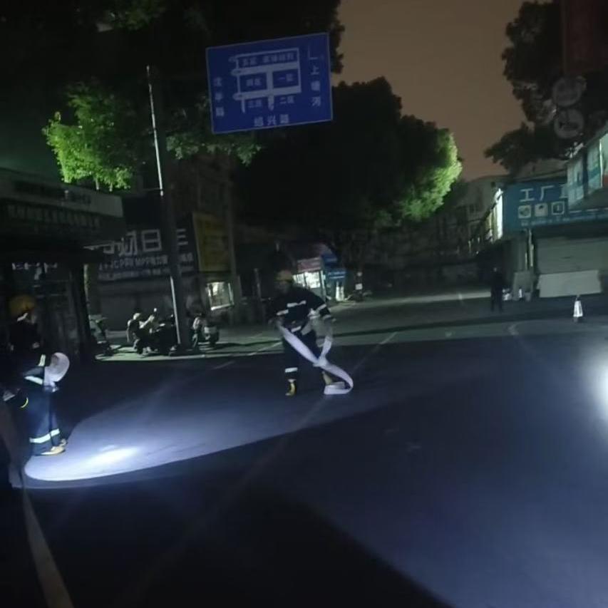 CQ9电子市场深夜进行突击消防演练活动