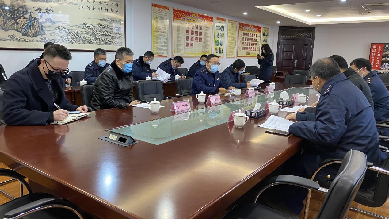 杭州市市场监督治理局副局长卢建祥光临钱江商城领导工作