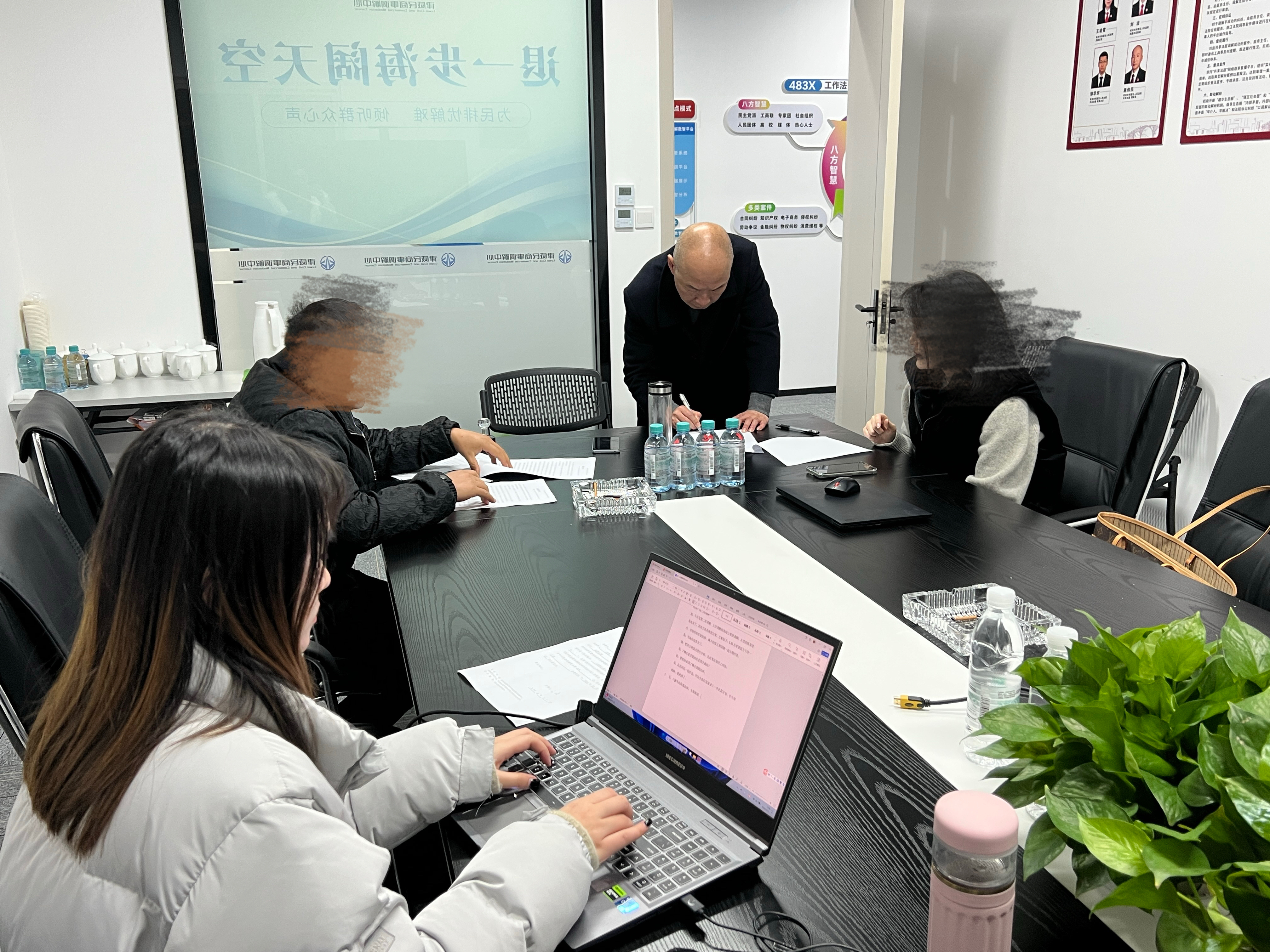 佳节将至不懈怠，高效解纷迎新春