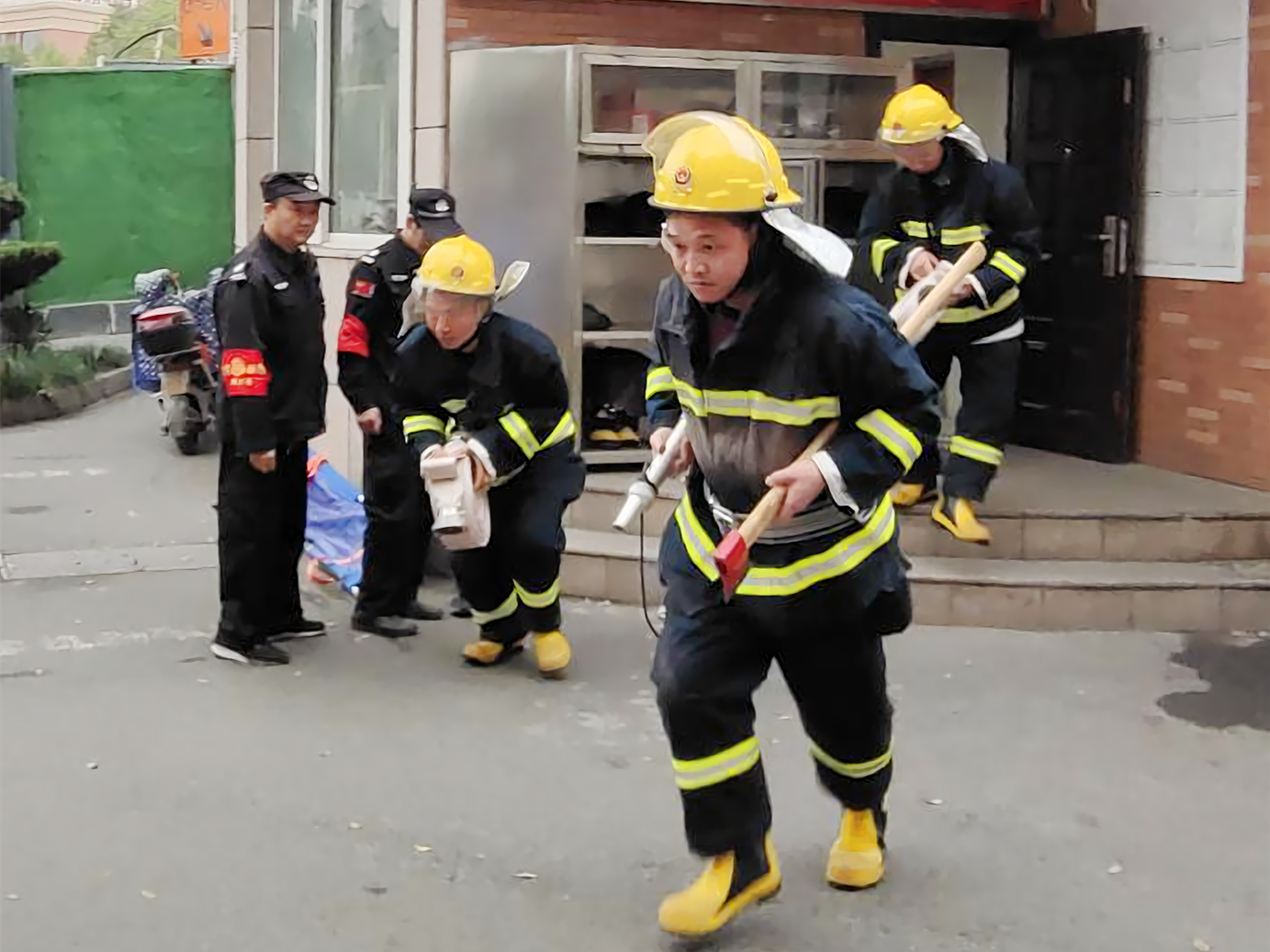 安全第一，防备为先——CQ9电子市场发展消防分散演练活动