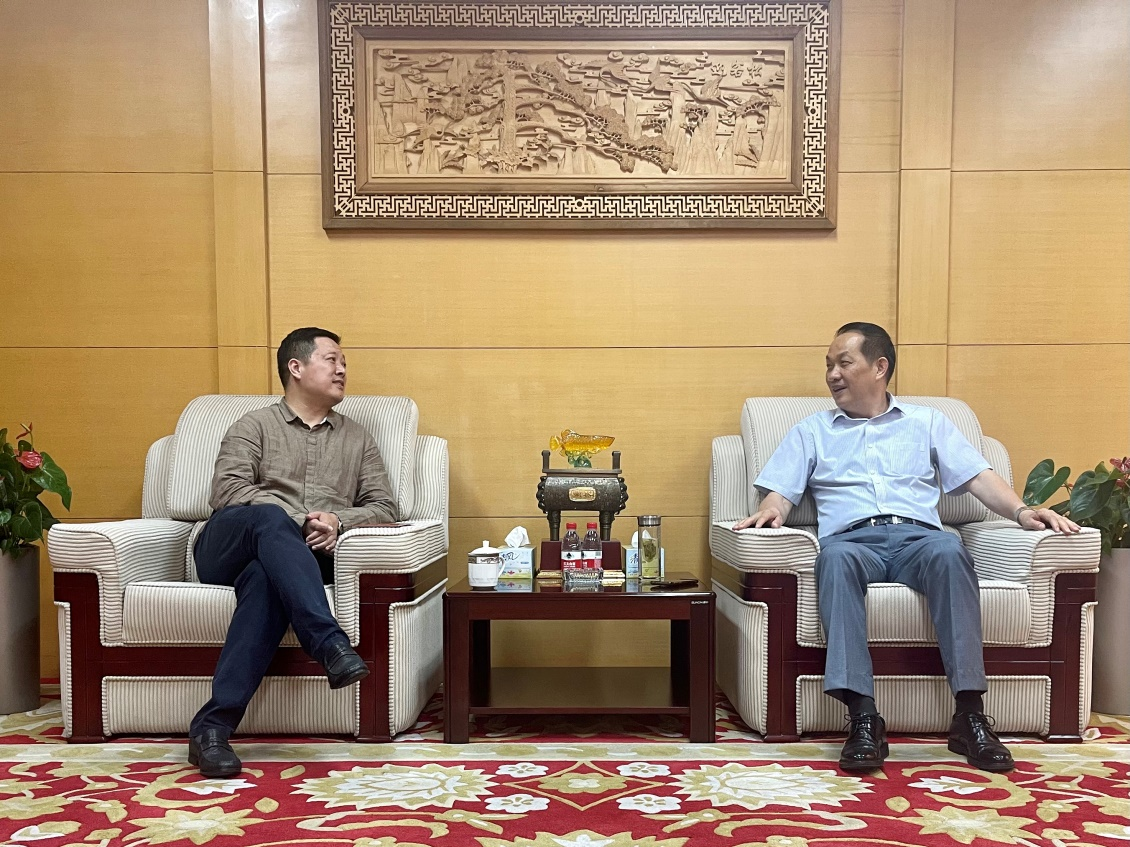 上塘街路方在元副主任带队慰问优良共产党员