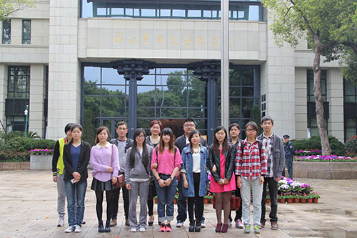 20140328CQ9电子文创园党支部清明节祭扫云居山革命义士墓 (3).jpg